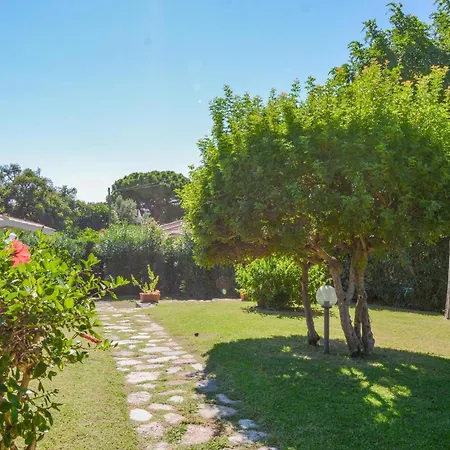 1 Bedroom Beautiful In Holiday home *